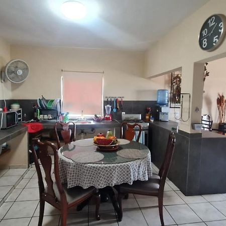 マサトランCasa A Pie De Playa Isla De La Piedraアパートメント エクステリア 写真