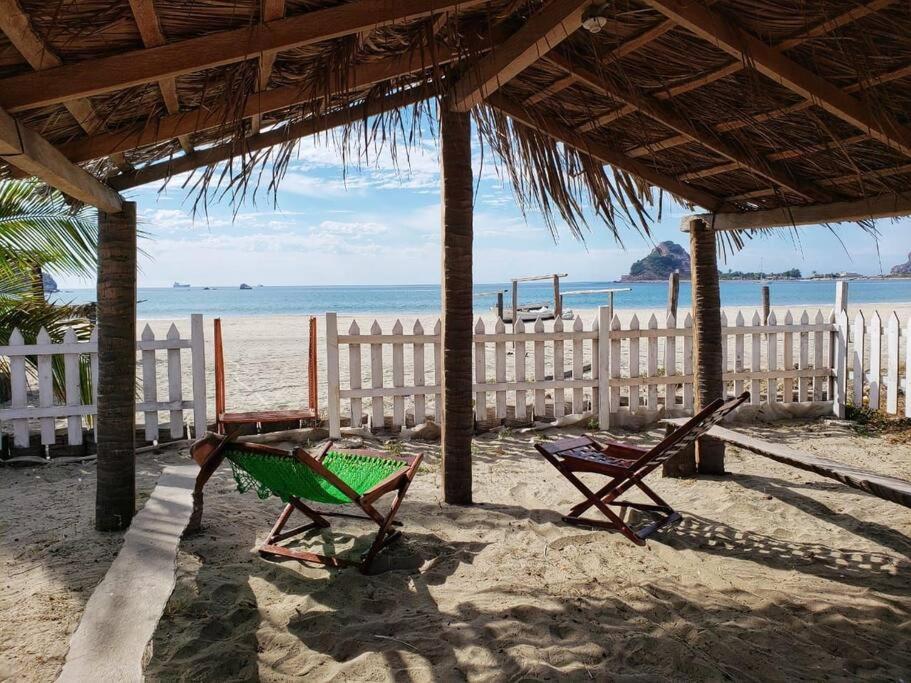 マサトランCasa A Pie De Playa Isla De La Piedraアパートメント エクステリア 写真